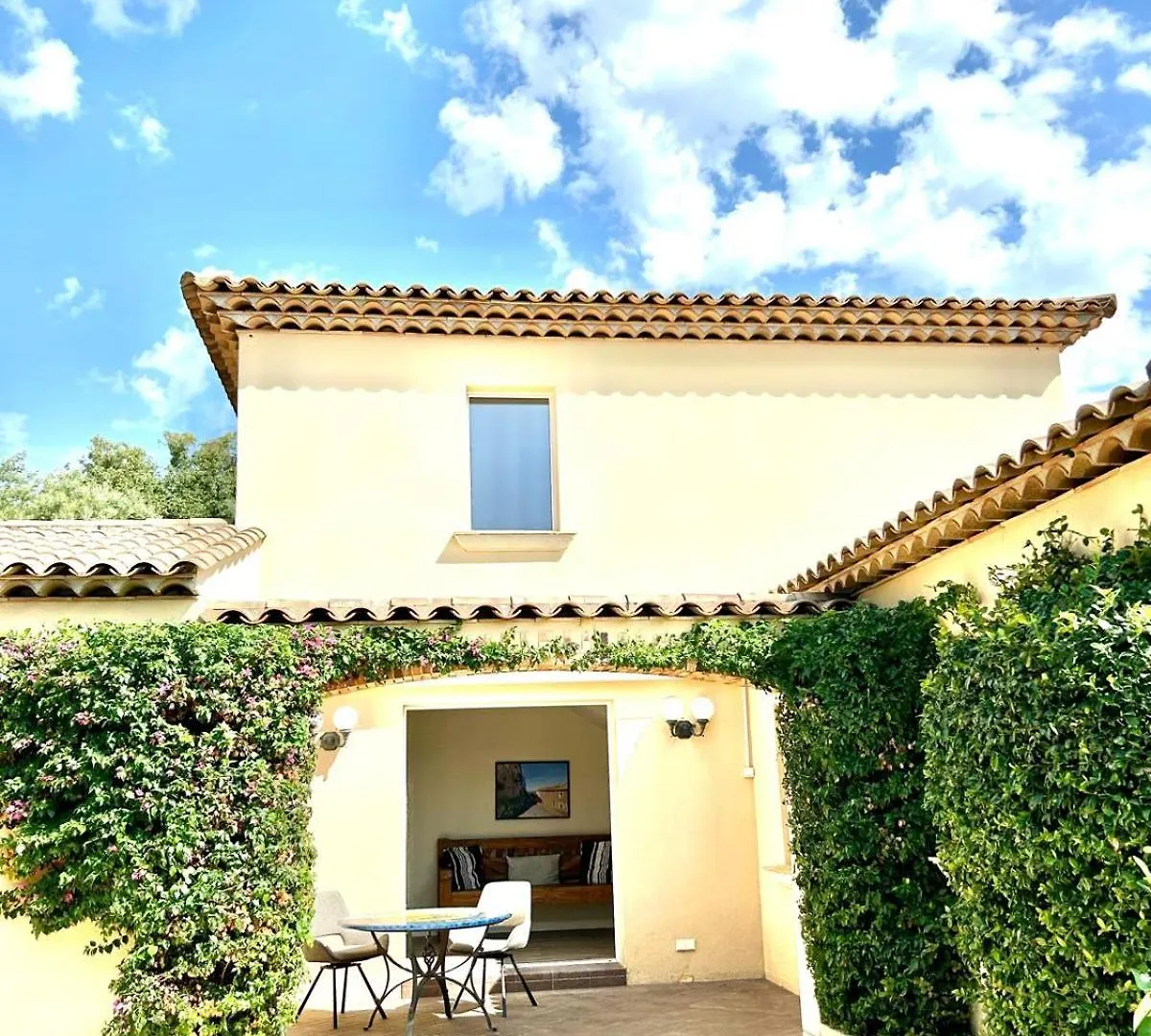 Villa Lavyn Grimaud 0*,